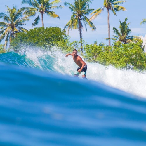 Nuevo: ¡Surfea en Indonesia!
